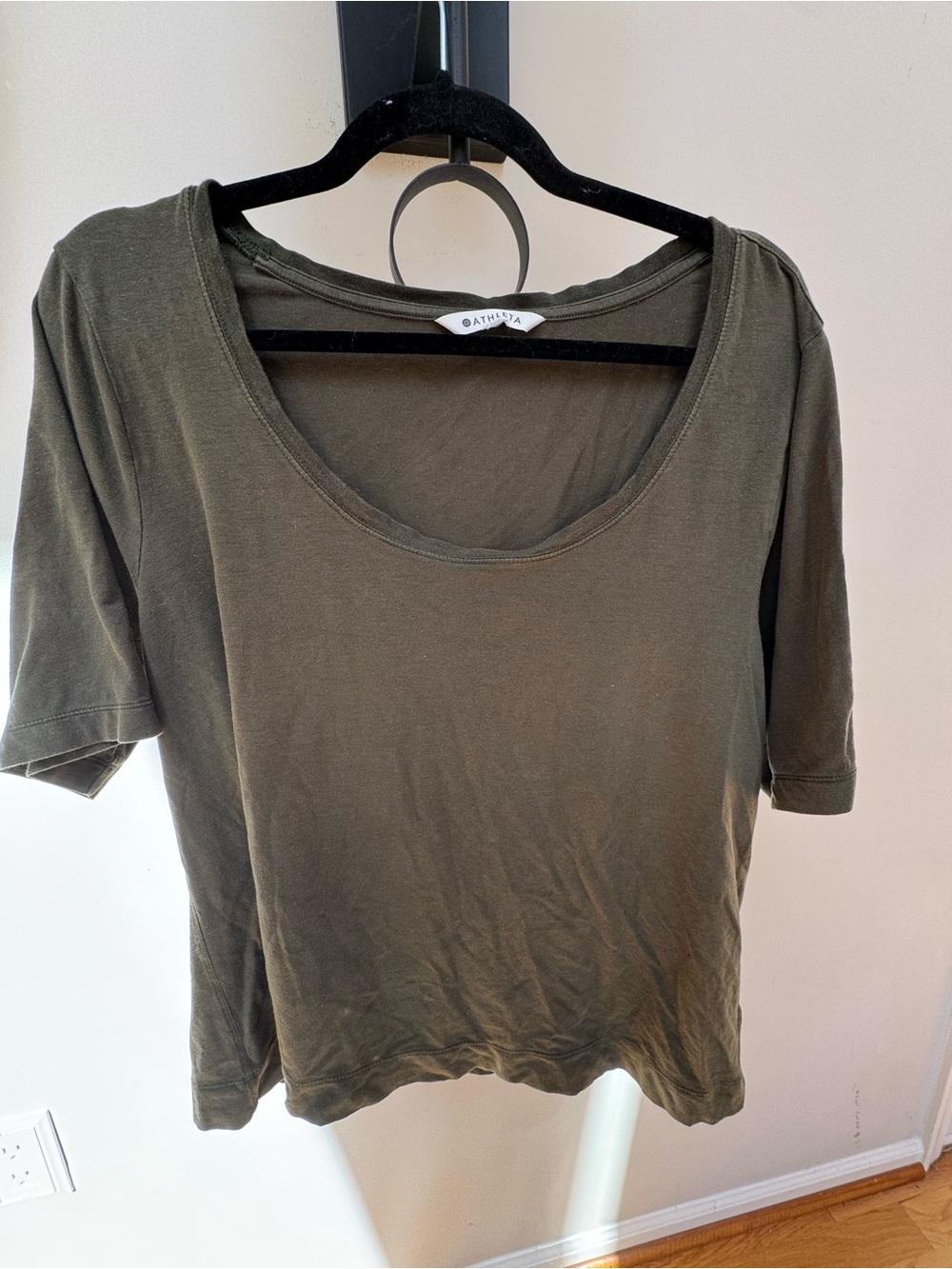 Athleta Olive Outbound Scoop Neck T-Shirt
